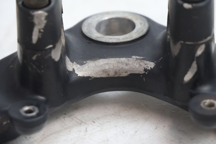 photo de UPPER FORK YOKE HONDA CB TWO FIFTY 250 (1991 - 2002) - Fixing points details
