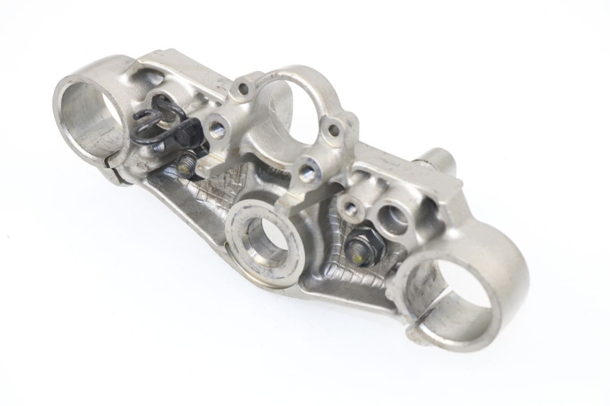 photo de UPPER FORK YOKE HONDA CBF S ABS 600 (2004 - 2007) - Zoom on usage condition