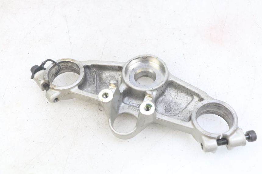photo de UPPER TRIPLE CLAMP HONDA CBR F SC25 1000 (1989 - 1992) - Zoom on usage condition