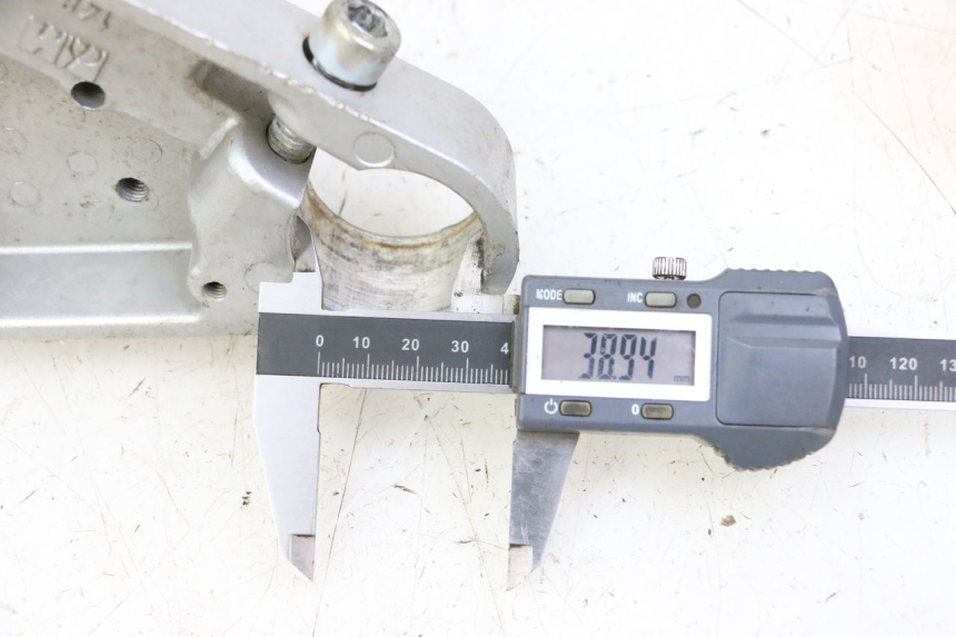 photo de UPPER FORK YOKE APRILIA CLASSIC 125 (1995 - 2001) - Zoom on usage condition