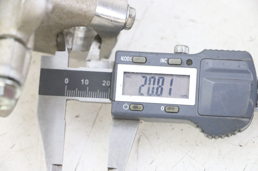 photo de UPPER FORK YOKE HONDA CRF-F CRF F 110 (2019 - 2022) - Component detail