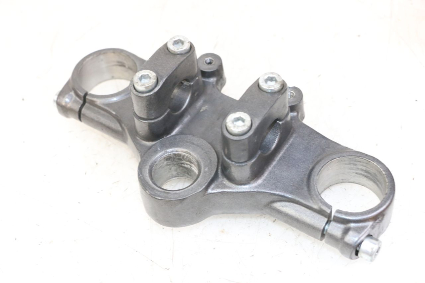 photo de UPPER FORK YOKE DERBI SENDA R X-TREME 50 (2006 - 2010) - Alternative perspective