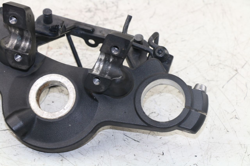 photo de UPPER FORK YOKE KAWASAKI ER-6 ER6 F 650 (2009 - 2011) - Fixing points details