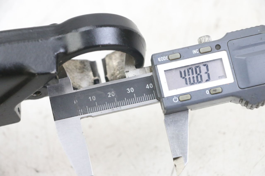 photo de UPPER TRIPLE CLAMP YAMAHA FJ 3CX 1200 (1986 - 1996) - Component detail