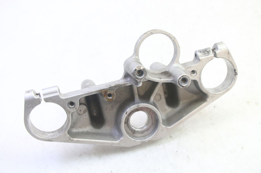 photo de UPPER FORK YOKE YAMAHA FZ6 N FAZER 600 (2004 - 2006) - Technical close-up