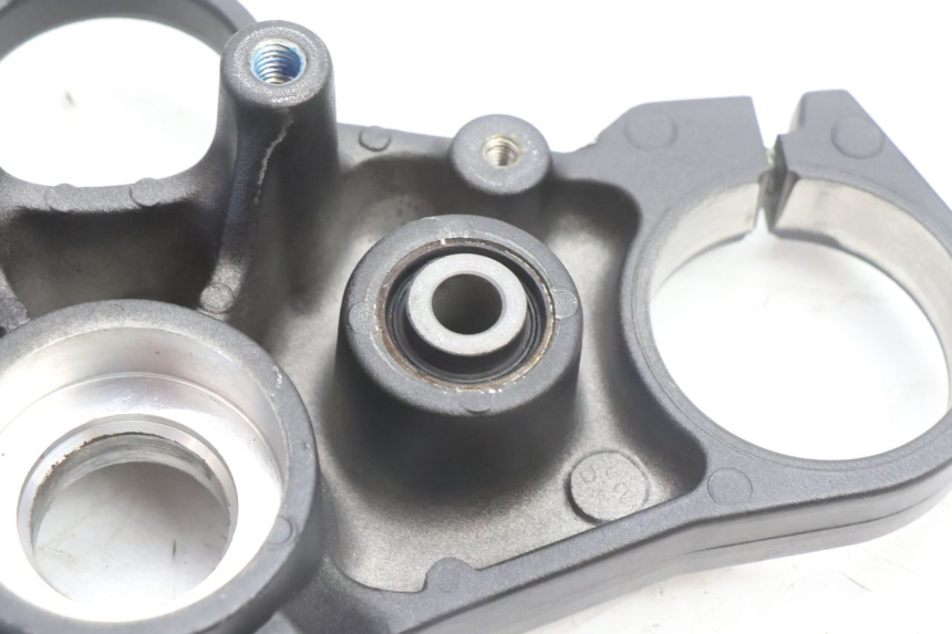 photo de UPPER FORK YOKE YAMAHA FZ8 800 (2010 - 2016) - Surface and material condition