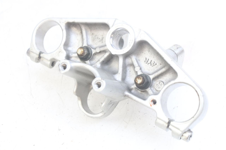 photo de UPPER TRIPLE CLAMP YAMAHA FZS FAZER 600 (1998 - 2001) - Alternative perspective