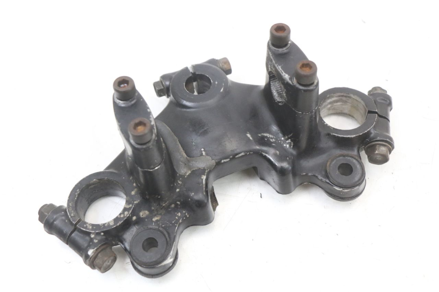 photo de UPPER FORK YOKE SUZUKI GSX E 250 (1982 - 1983) - Zoom on usage condition