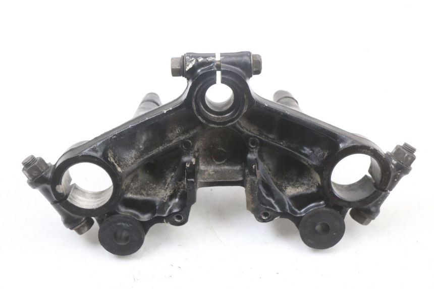 photo de UPPER FORK YOKE SUZUKI GSX E 250 (1982 - 1983) - Fixing points details