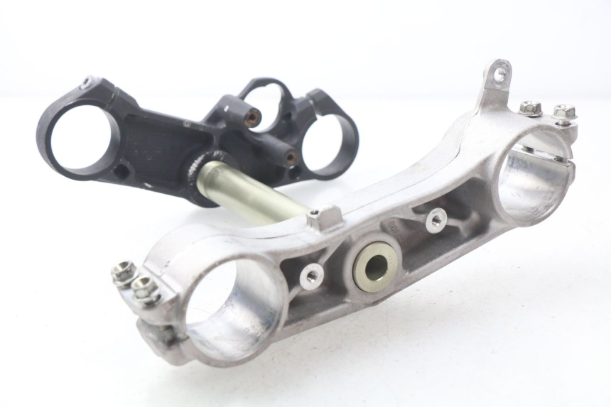 photo de UPPER FORK YOKE SUZUKI GSX-R GSXR K16 1000 (2012 - 2016) - Alternative perspective