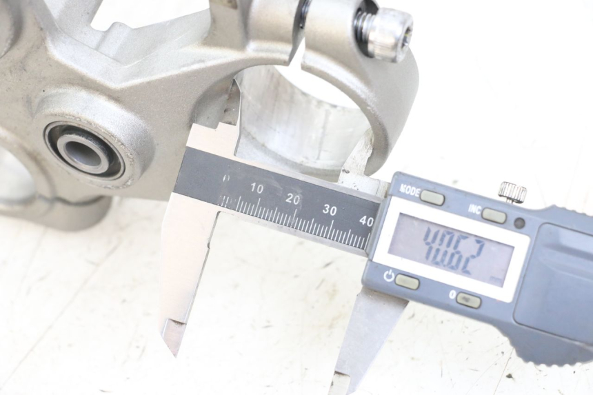 photo de UPPER TRIPLE CLAMP YAMAHA MT-07 MT07 ABS 700 (2014 - 2017) - Zoom on usage condition