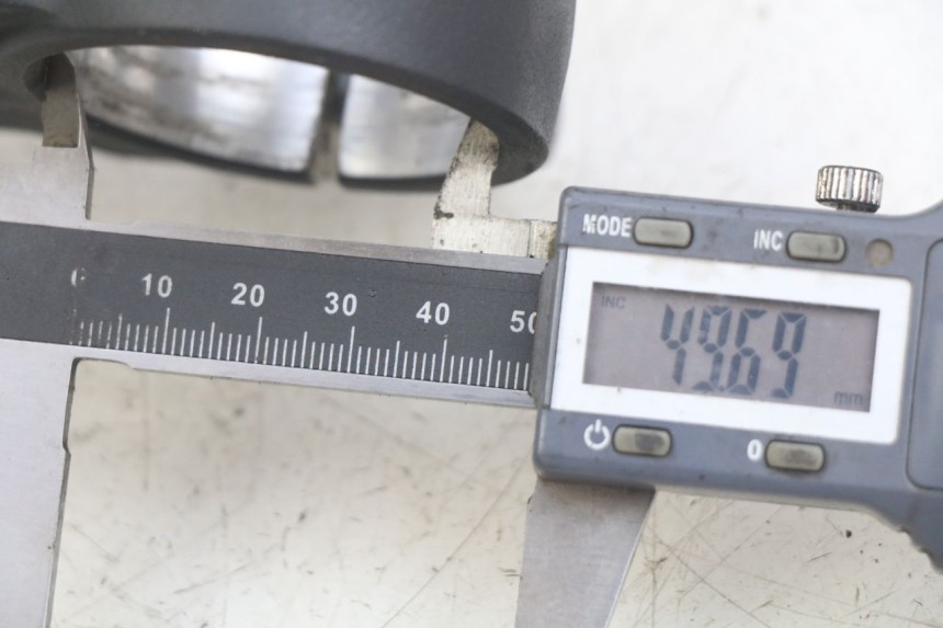 photo de UPPER TRIPLE CLAMP YAMAHA MT ABS 125 (2014 - 2018) - Zoom on usage condition