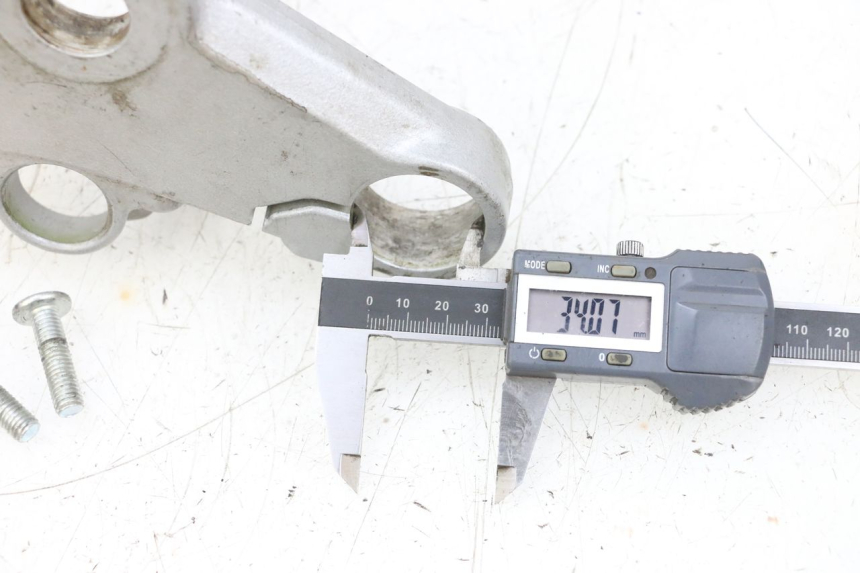 photo de UPPER FORK YOKE HONDA NSR R 125 (1994 - 2003) - Zoom on usage condition