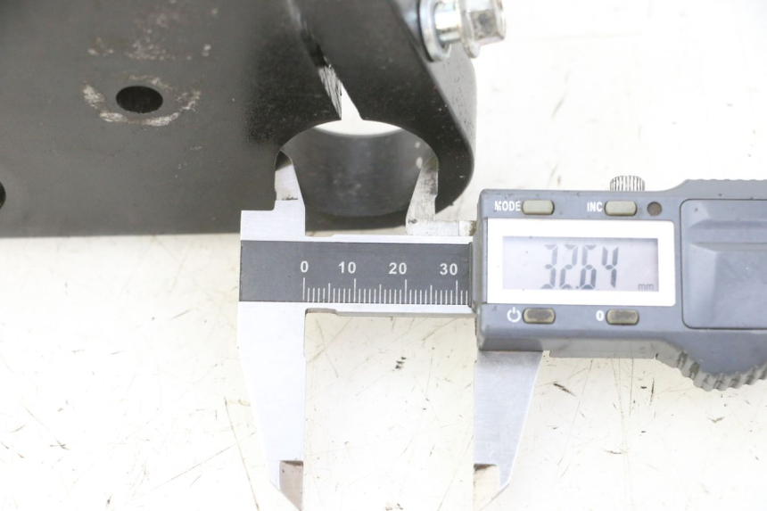 photo de UPPER FORK YOKE APOLLO RFZ 125 - Component detail