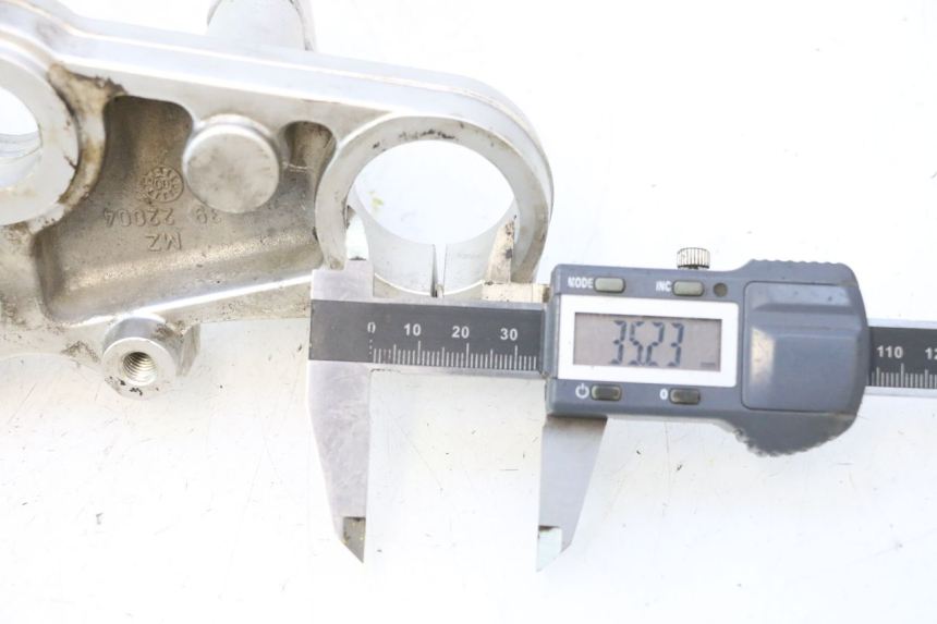 photo de UPPER FORK YOKE MZ RT 125 (2000 - 2008) - Technical close-up