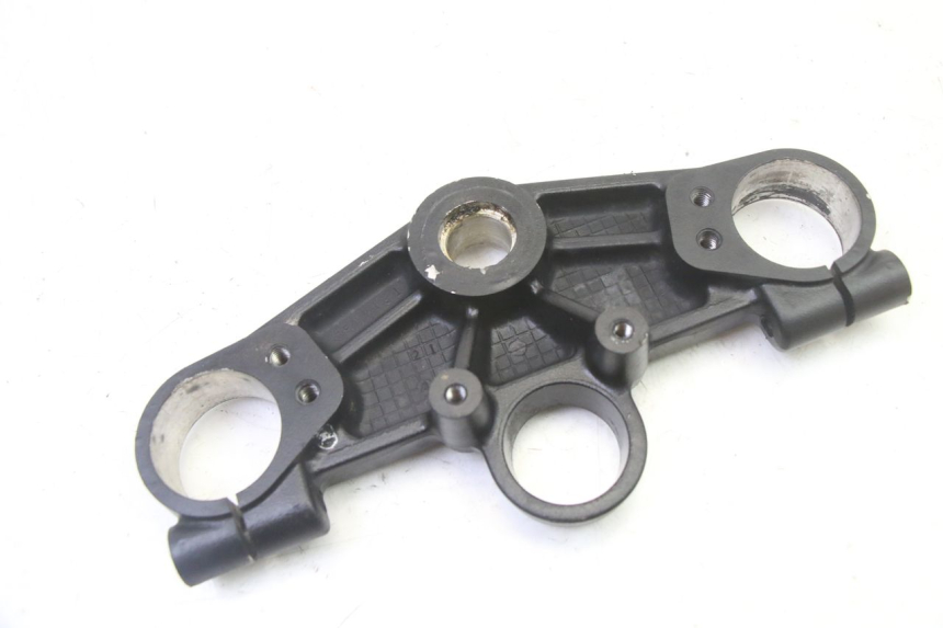 photo de UPPER FORK YOKE TRIUMPH SPRINT 900 (1995 - 1998) - Technical close-up