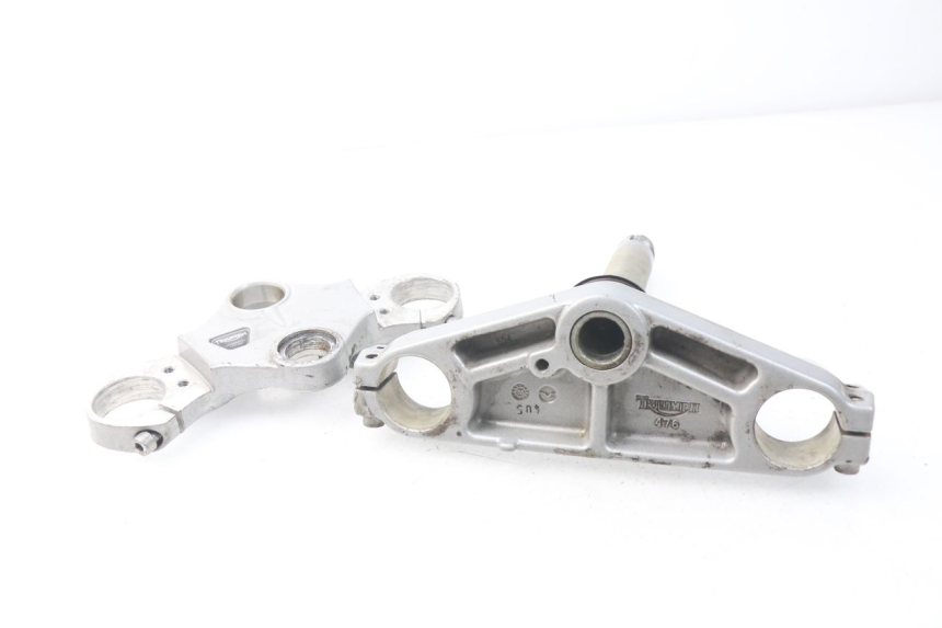 photo de UPPER FORK YOKE TRIUMPH SPRINT ST ABS 1050 (2005 - 2007) - Fixing points details