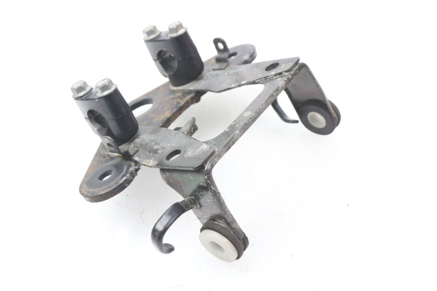 photo de UPPER TRIPLE CLAMP YAMAHA SR 125 (1982 - 2003) - Zoom on usage condition