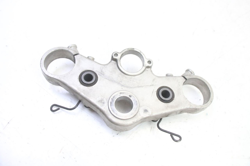 photo de UPPER FORK YOKE HONDA ST PAN EUROPEAN 1300 (2002 - 2013) - Component detail