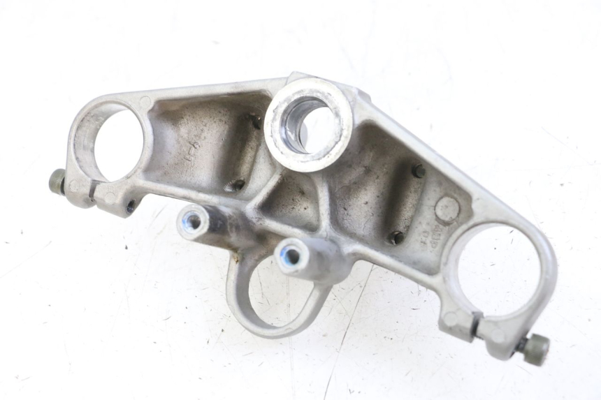 photo de UPPER FORK YOKE YAMAHA TDR DELTABOX 125 (1997 - 2003) - Technical close-up