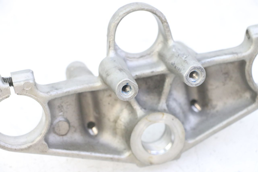 photo de UPPER FORK YOKE YAMAHA TDR DELTABOX 125 (1997 - 2003) - Fixing points details