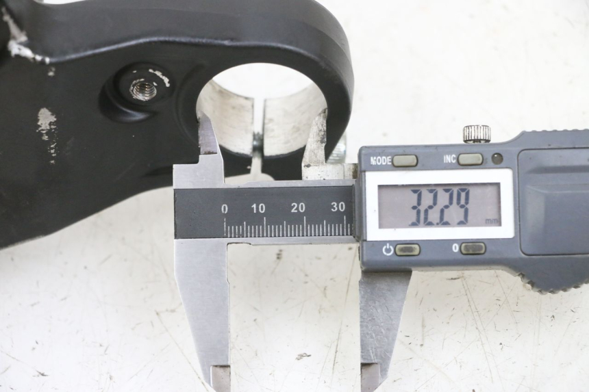 photo de UPPER FORK YOKE YAMAHA TZR 50 (2008 - 2016) - Component detail