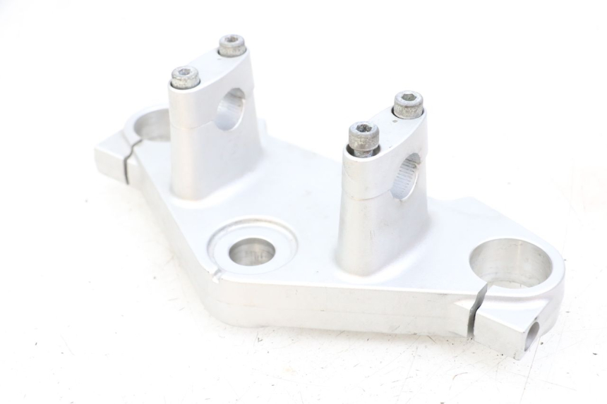 photo de UPPER FORK YOKE SUZUKI VL INTRUDER 125 (2004 - 2007) - Technical close-up