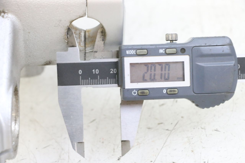 photo de UPPER FORK YOKE HONDA XLV VARADERO 125 (2000 - 2006) - Component detail