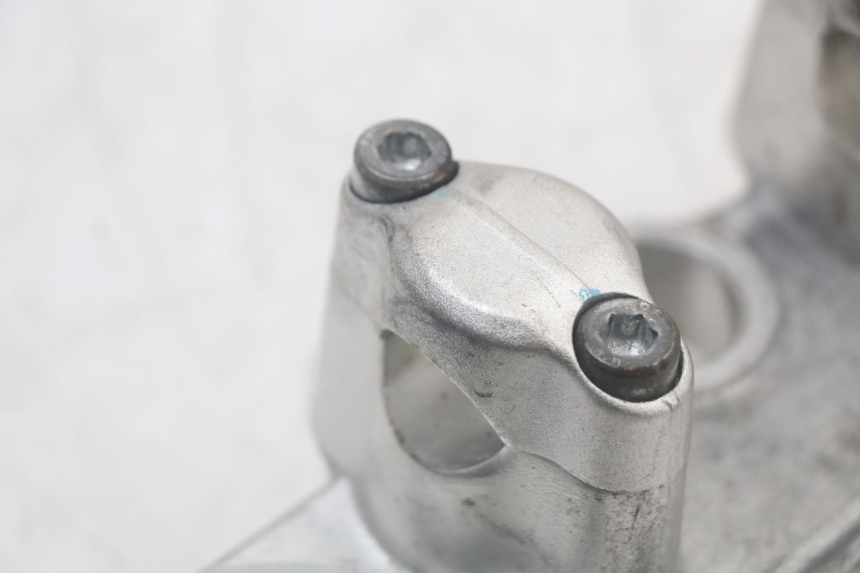 photo de UPPER TRIPLE CLAMP FANTIC XM PERFORMANCE 2T 50 (2021 - 2022) - Technical close-up