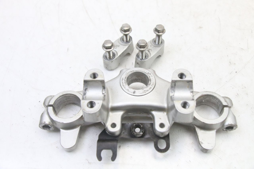 photo de UPPER FORK YOKE YAMAHA TTR 125 (2000 - 2020) - Component detail