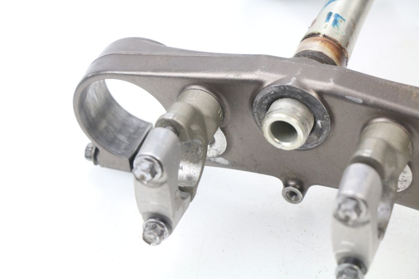 photo de UPPER FORK YOKE YAMAHA YZ-F YZF 250 (2007 - 2013) - Surface and material condition