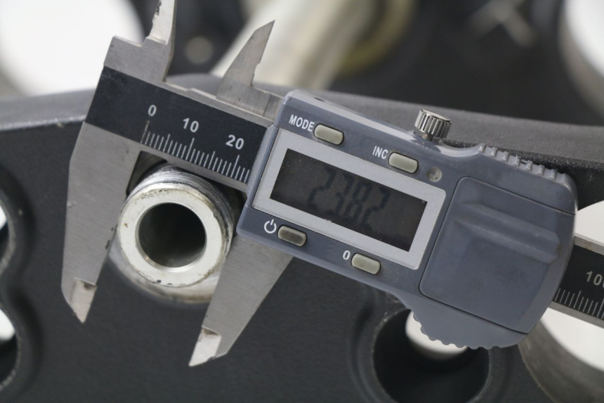 photo de UPPER FORK YOKE YAMAHA YZF YZ-F 450 (2018 - 2021) - Component detail