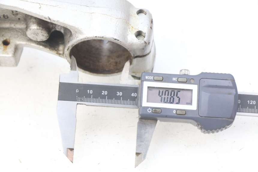 photo de YOKES FORK SUZUKI SV N 650 (1999 - 2002) - Zoom on usage condition