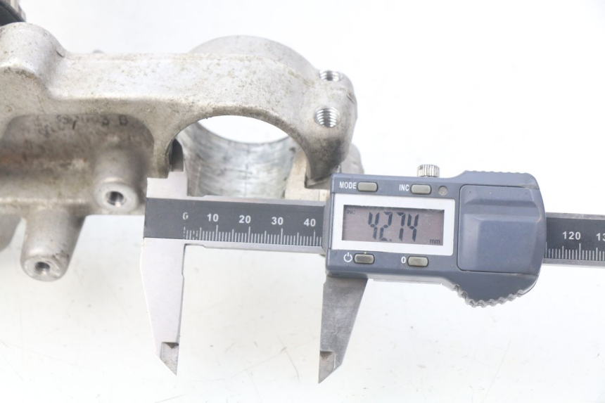 photo de FORK HEAD SUZUKI XF FREEWIND 650 (1997 - 2003) - Zoom on usage condition