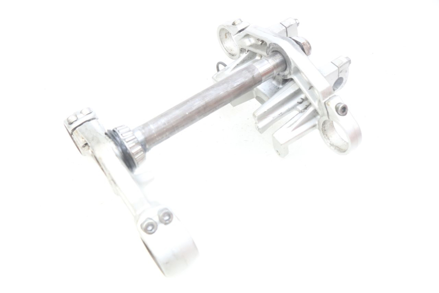 photo de FORK HEAD KAWASAKI ZR7 ZR-7 S 750 (1999 - 2004) - Fixing points details