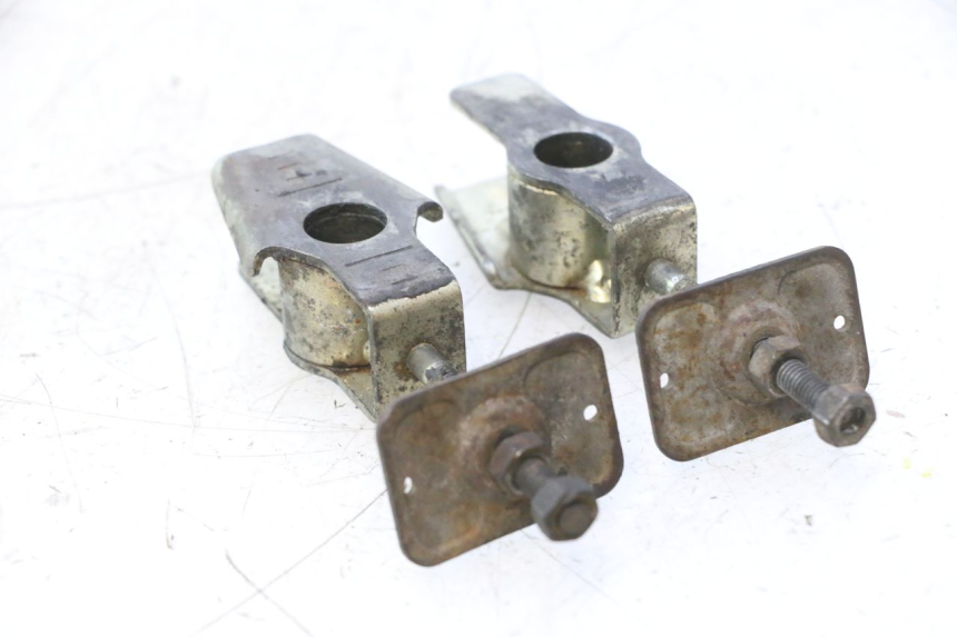 photo de CHAIN ADJUSTER HONDA CB TWO FIFTY 250 (1991 - 2002) - Component detail