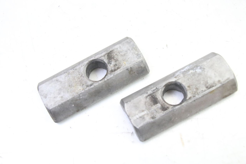 photo de CHAIN ADJUSTER APRILIA CLASSIC 125 (1995 - 2001) - Zoom on usage condition