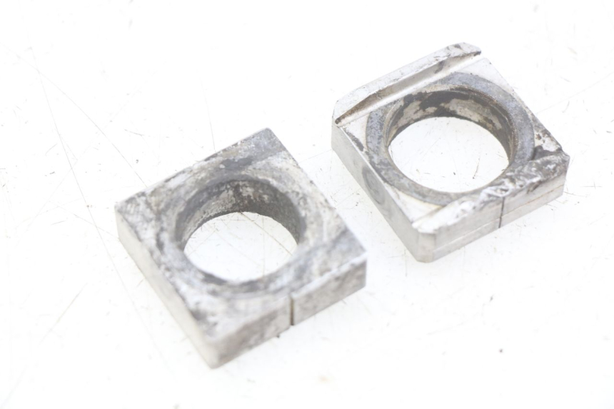 photo de CHAIN TENSIONER HONDA CRF CR-F 450 (2009 - 2012) - Zoom on usage condition