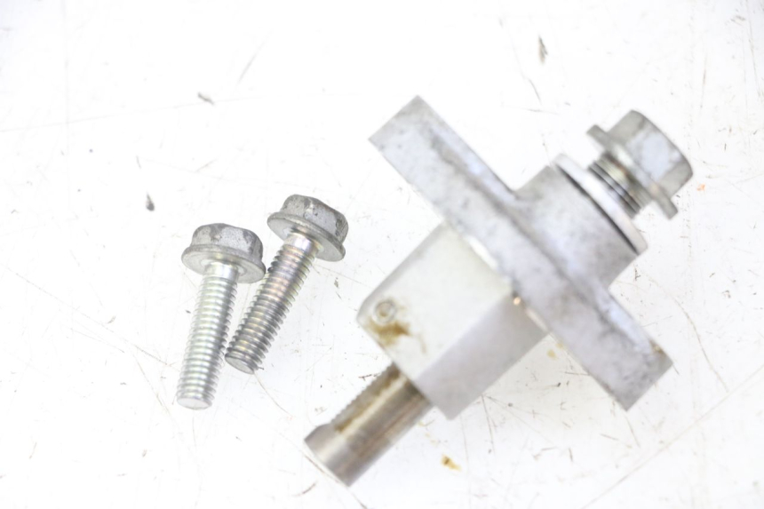 photo de CAM CHAIN TENSIONER HONDA FORZA ABS 300 (2013 - 2017) - Zoom on usage condition