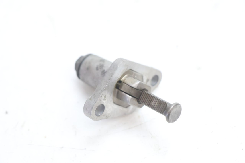 photo de CAM CHAIN TENSIONER SYM MIO 50 (2005 - 2010) - Zoom on usage condition