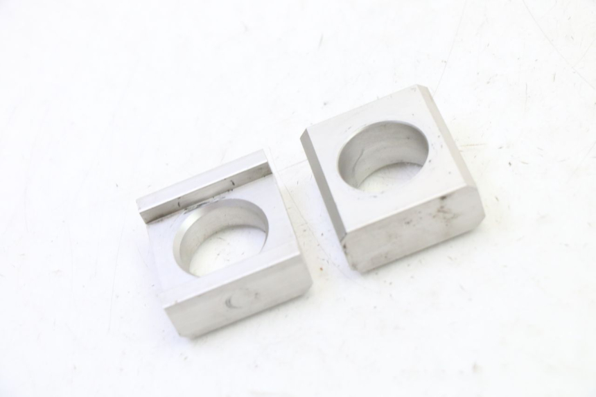 photo de CHAIN ADJUSTER YAMAHA FZ6 FAZER S2 600 (2007 - 2011) - Component detail