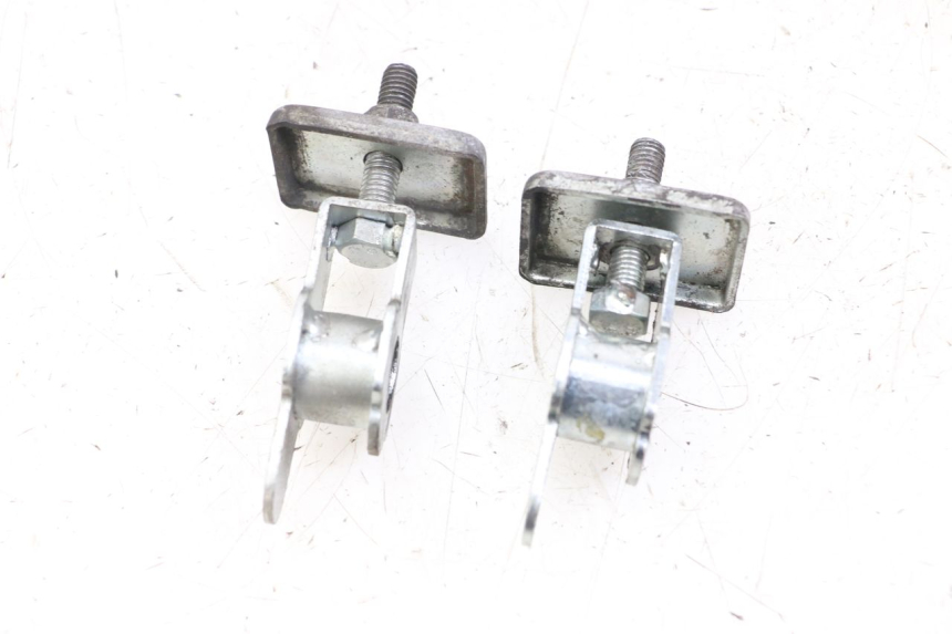 photo de CHAIN ADJUSTER HYOSUNG GF 125 (2001 - 2005) - Component detail