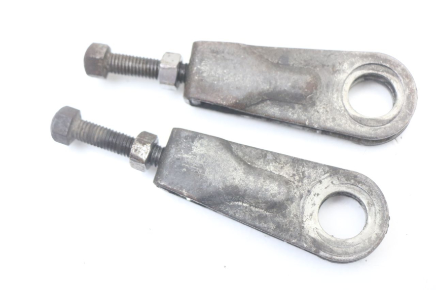 photo de CHAIN ADJUSTER SUZUKI GN 125 (1997 - 2000) - Zoom on usage condition