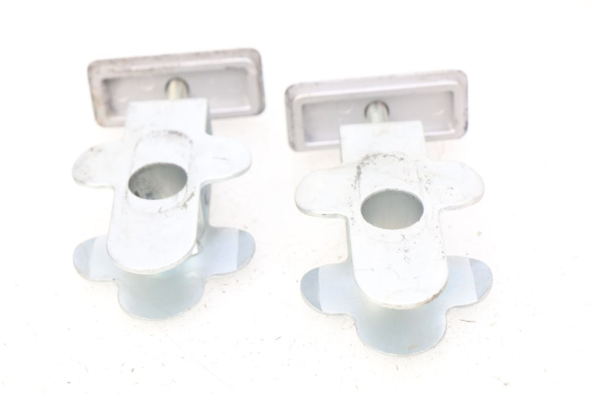 photo de CHAIN ADJUSTER SUZUKI GSF N BANDIT 600 (2000 - 2004) - Zoom on usage condition