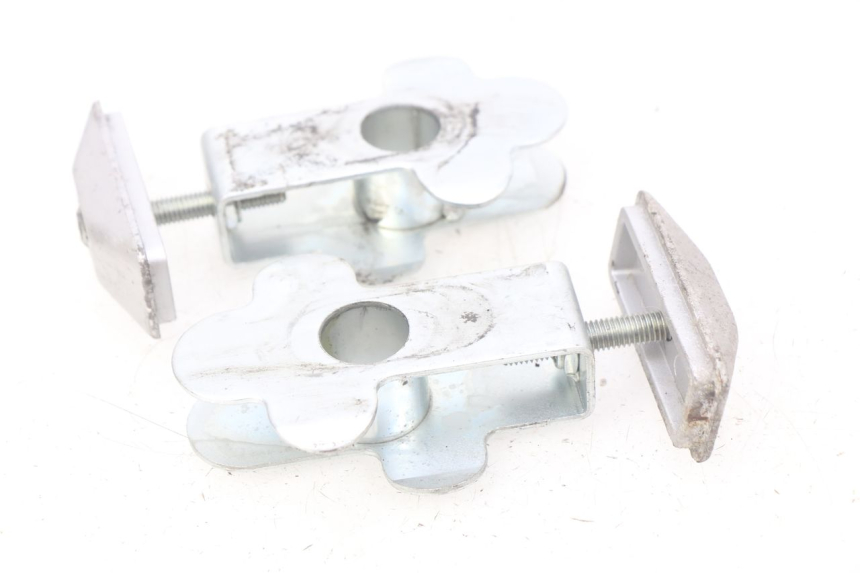 photo de CHAIN ADJUSTER SUZUKI GSF N BANDIT 600 (2000 - 2004) - Technical close-up