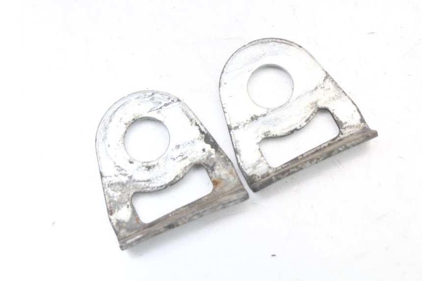 photo de CHAIN ADJUSTER HYOSUNG GTR 125 (2006 - 2008) - Surface and material condition