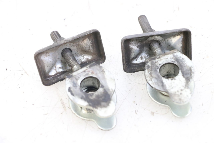 photo de CHAIN ADJUSTER SUZUKI GZ MARAUDER 125 (1998 - 2004) - Component detail