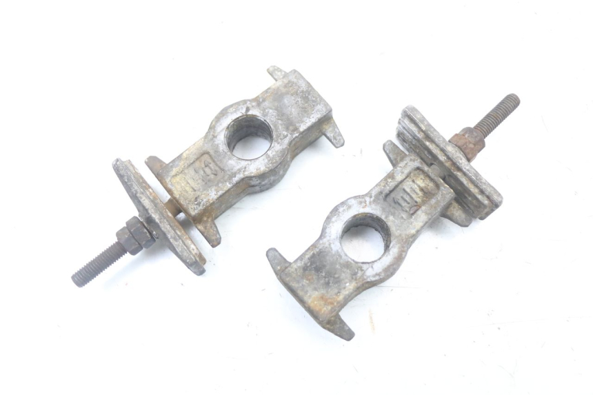 photo de CHAIN ADJUSTER HONDA CBR F 1000 (1993 - 1996) - Alternative perspective