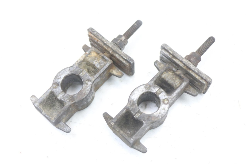 photo de CHAIN ADJUSTER HONDA CBR F 1000 (1993 - 1996) - Fixing points details