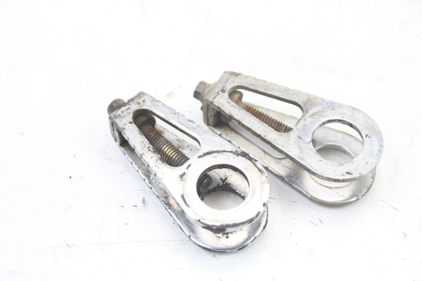 photo de CHAIN ADJUSTER HONDA VT C2 SHADOW 750 (1997 - 2001) - Zoom on usage condition